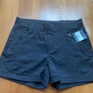 Eddie Bauer pro flex shorts. NWT